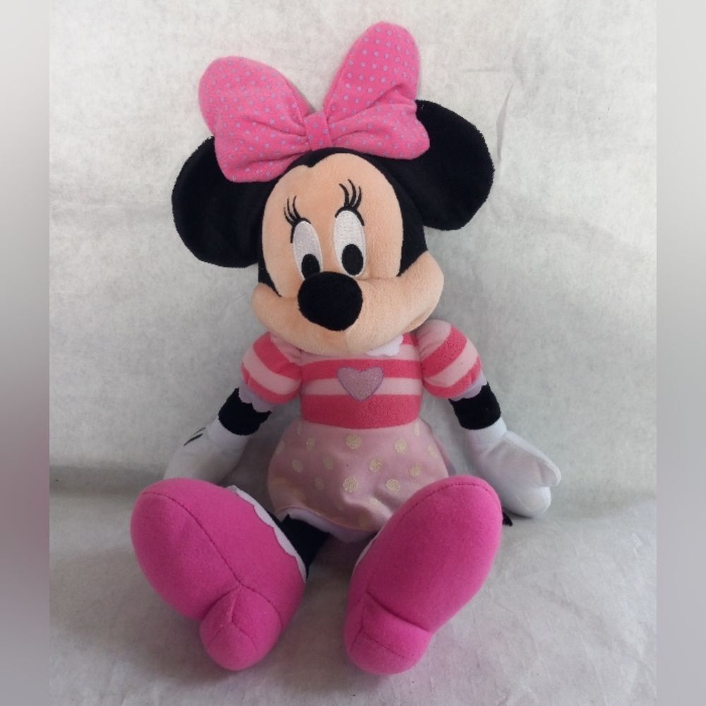 Disney Minnie Mouse 18 Inch Plush